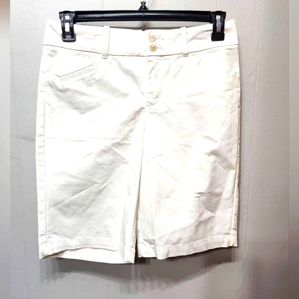 Dockers Shorts Size 6‎ White Casual Flat Front Classic C172